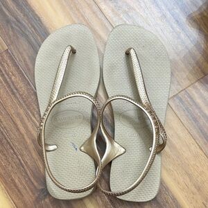 Havaianas Women's Metallic Gold Sandals